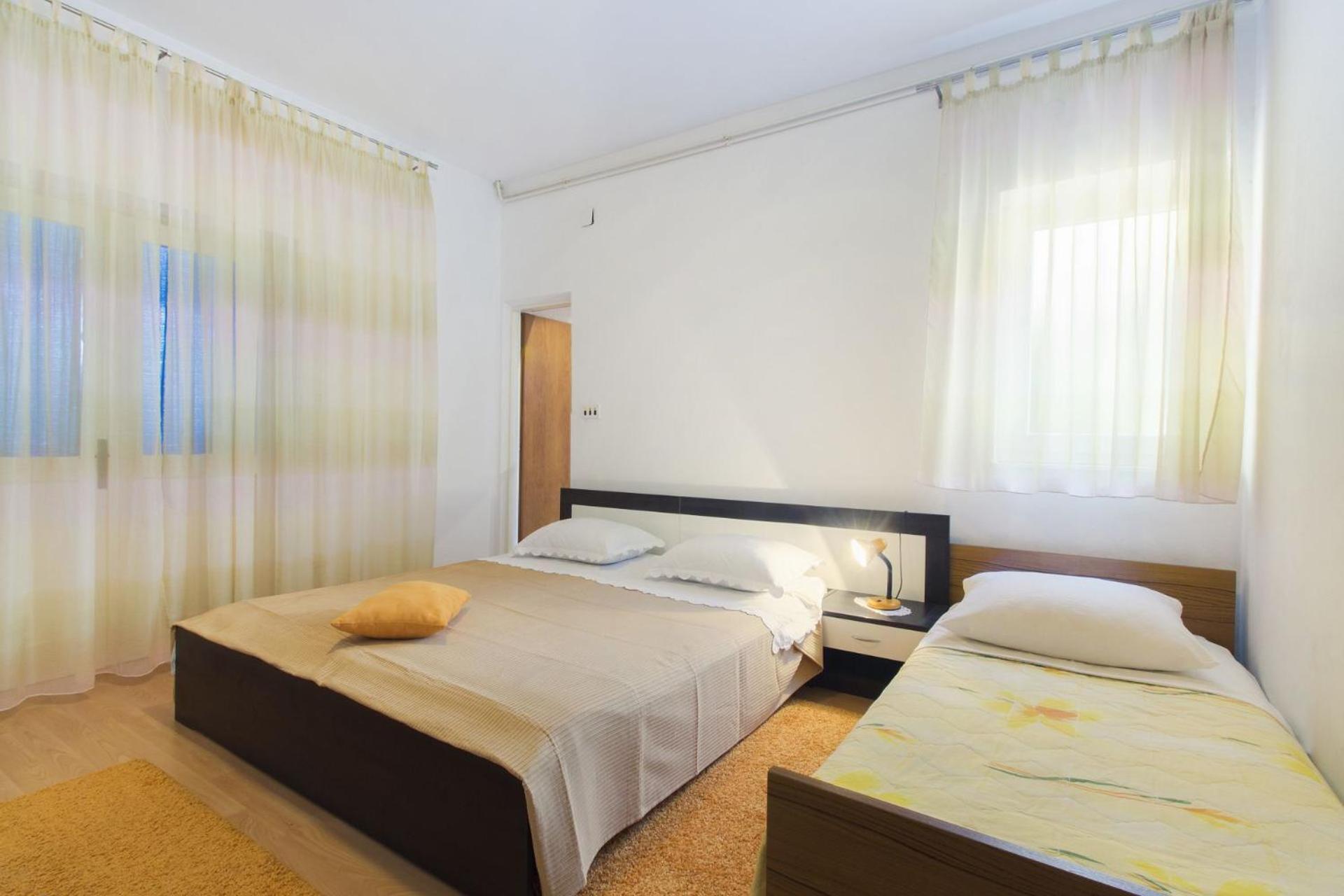 Apartments Vince Primosten Bagian luar foto