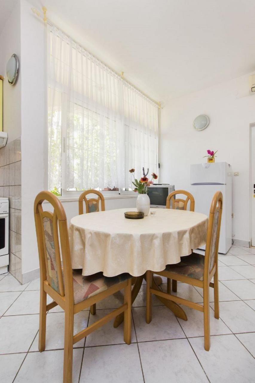 Apartments Vince Primosten Bagian luar foto