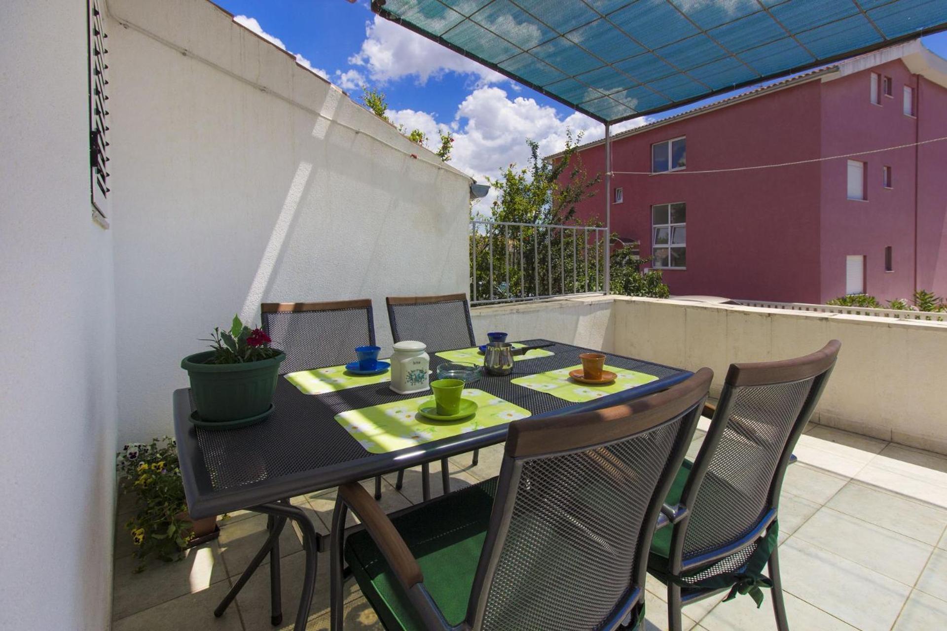 Apartments Vince Primosten Bagian luar foto